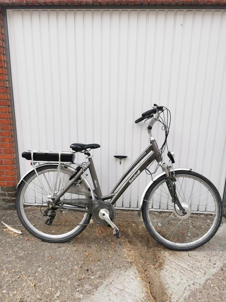 Elektrische fiets met nieuwe batterij, Fietsen en Brommers, Fietsen | Dames | Sportfietsen en Toerfietsen, Zo goed als nieuw, Ophalen