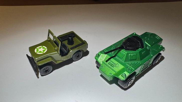 Matchbox Rolamatics No. 73 Weasel & No. 38 Armoured Jeep, Hobby en Vrije tijd, Modelauto's | 1:43, Zo goed als nieuw, Matchbox