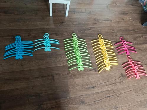 Kapstokken Kinderen kleurrijk goede staat 46 stuks, Huis en Inrichting, Woonaccessoires | Kapstokken, Zo goed als nieuw, Ophalen of Verzenden