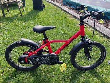 Fiets B-twin rood 16 inch beschikbaar voor biedingen