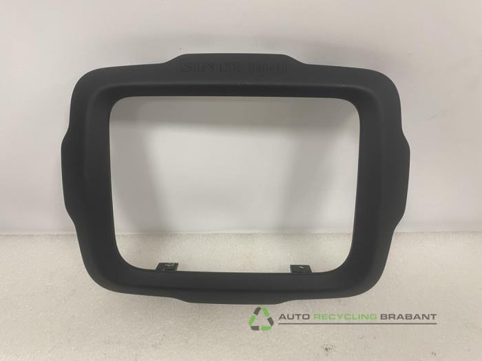 Cadre radio d'un Jeep Renegade, Autos : Pièces & Accessoires, Tableau de bord & Interrupteurs, Utilisé, 3 mois de garantie
