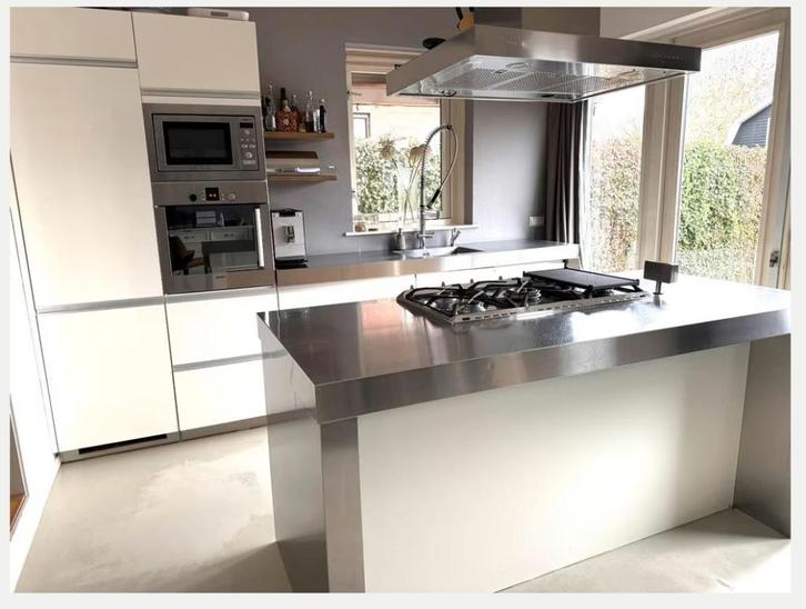 Cuisine complète  avec électroménager Smeg et Bosch, Maison & Meubles, Cuisine | Cuisines complètes, Utilisé, Cuisine à paroi simple