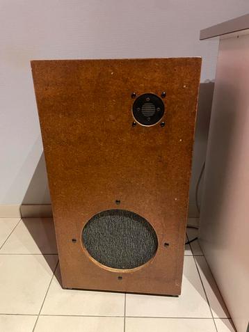 2 antieke speakers beschikbaar voor biedingen