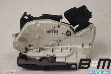 Portierslot links achter Volkswagen Polo 6R 5K4839015 beschikbaar voor biedingen