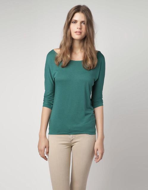 Groen tshirt van Bershka - Maat medium, Kleding | Dames, T-shirts, Groen, Verzenden