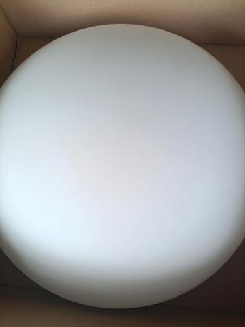 Plafondlamp beschikbaar voor biedingen