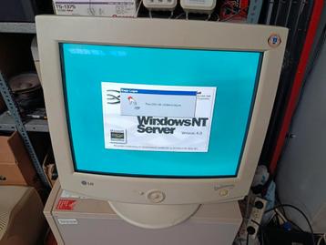 20 inch LG studioworks 995E crt monitor beschikbaar voor biedingen
