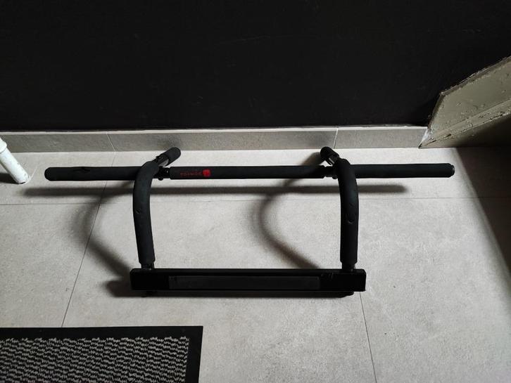 Optrekstang/ pull up baar van Domyos., Sport en Fitness, Fitnessmaterialen, Gebruikt, Oprekstang, Armen, Benen, Borst, Buik, Rug