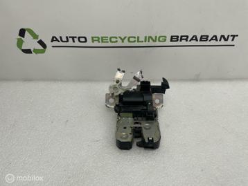 Achterklep slotmechanisme elektrisch Audi 8W9827505A beschikbaar voor biedingen