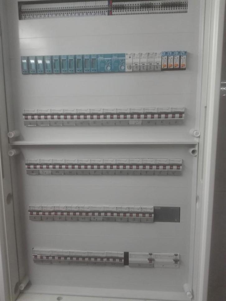 Uw elektricien in groot Antwerpen, Diensten en Vakmensen, Elektriciens