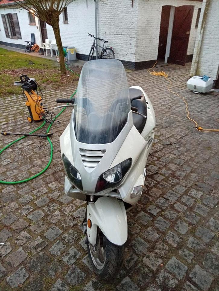 Scooter 125cc à vendre, Vélos & Vélomoteurs, Scooters | Yamaha, Utilisé, Essence, Enlèvement