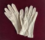 vintage cremekleurige handschoentjes, Antiek en Kunst, Curiosa en Brocante, Ophalen of Verzenden