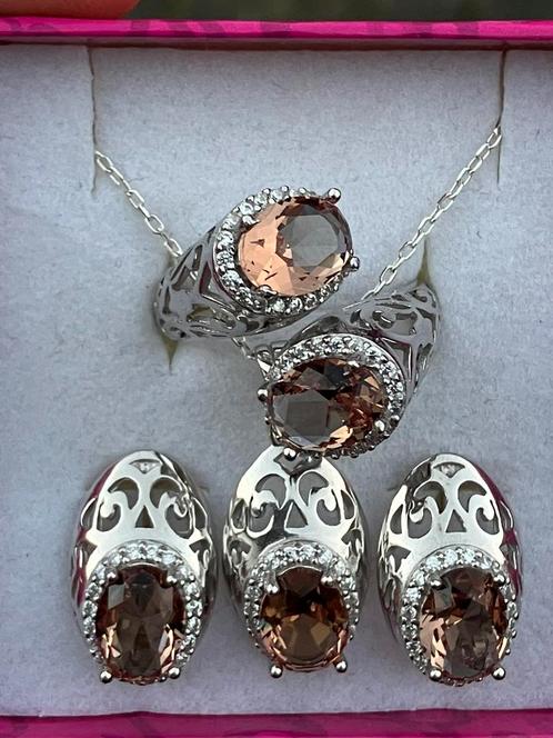 Zilveren sieraden set met kleurveranderende zultaniet, Bijoux, Sacs & Beauté, Bracelets, Neuf, Argent, Rouge, Avec pierre précieuse