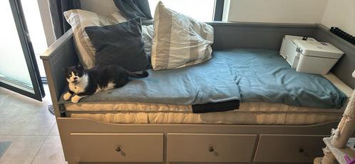 1/2 persoonbed met lades HERNES IKEA, Huis en Inrichting, Slaapkamer | Slaapbanken, Zo goed als nieuw, Ophalen