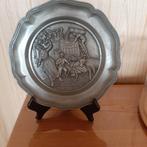 Tinnen schotel met houten staanderje. Diameter 22cm, Antiek en Kunst, Ophalen of Verzenden
