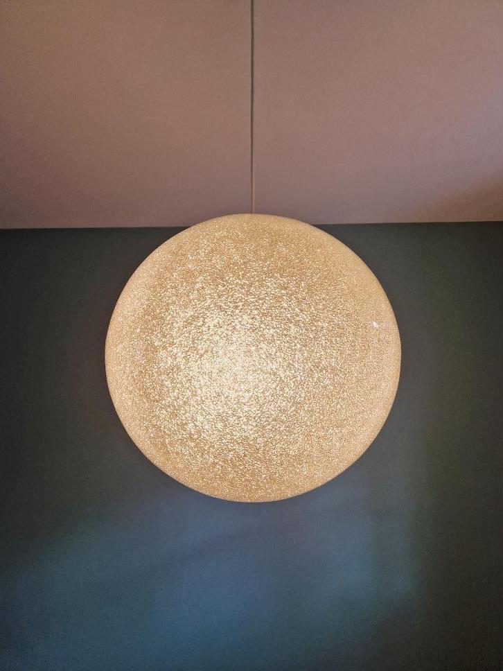 XXL bolvormige suspensie in hars (diameter 50cm), 1960, Antiek en Kunst, Antiek | Verlichting, Ophalen