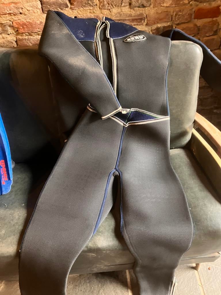 Duikpak en zwemvliezen, Ophalen, Zo goed als nieuw