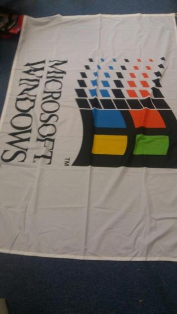 Retro Windows 95 vlag beschikbaar voor biedingen