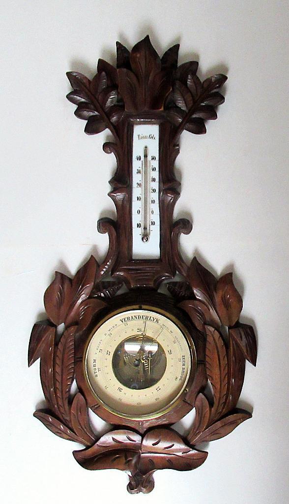 Antiek wand weerstation met houtsnijwerk uit het Zwarte Woud, Antiquités & Art, Art | Sculptures & Bois, Enlèvement ou Envoi