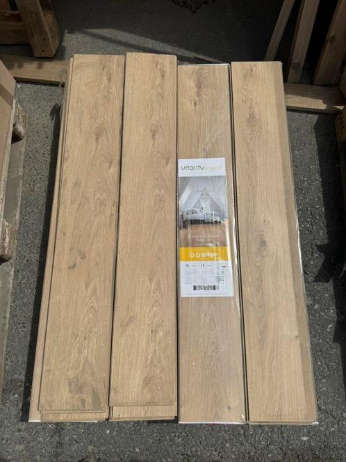 LIQUIDATION  Sol stratifié Vitality 7 mm – 4 paquets + lames, Huis en Inrichting, Stoffering | Vloerbedekking, Zo goed als nieuw