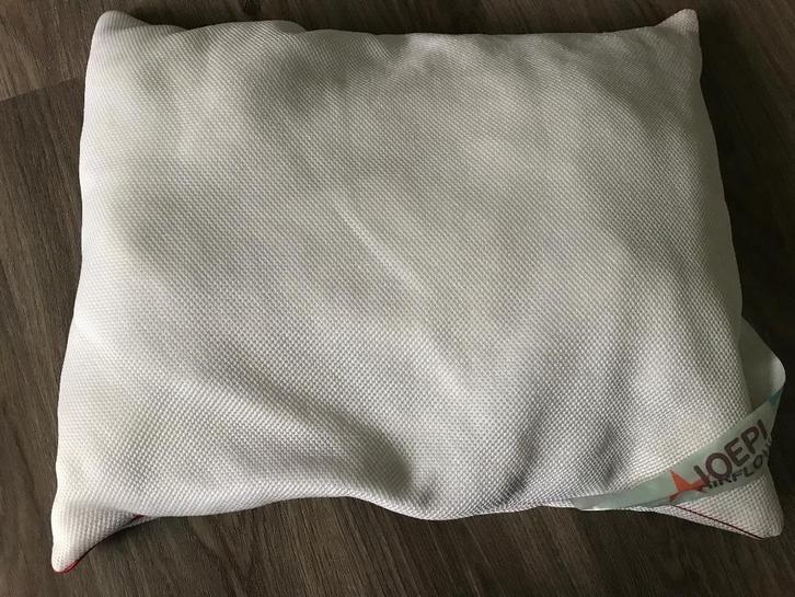 Hoofdkussen, Kinderen en Baby's, Kinderkamer | Beddengoed, Zo goed als nieuw, Kussen, Wit, Jongetje of Meisje, Ophalen