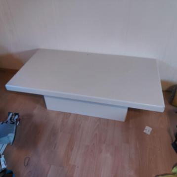 Salontafel  beschikbaar voor biedingen