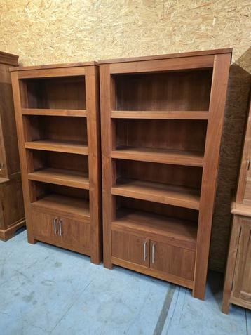 2 open boekenkasten massief teak 100cm breed. Prijs per stuk beschikbaar voor biedingen