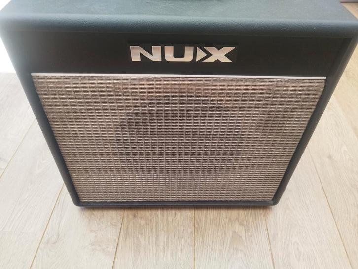 Nux 40W mighty BT, Muziek en Instrumenten, Versterkers | Bas en Gitaar, Zo goed als nieuw, Gitaar, Minder dan 50 watt, Ophalen