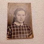 Portrait de jeune fille, Collections, Photos & Gravures, Comme neuf, Enlèvement ou Envoi