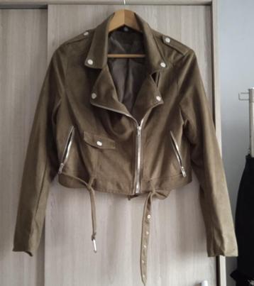 Prachtige trendy khaki perfecto  beschikbaar voor biedingen