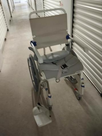 Douche rolstoel, Diversen, Rolstoelen, Ophalen, Zo goed als nieuw