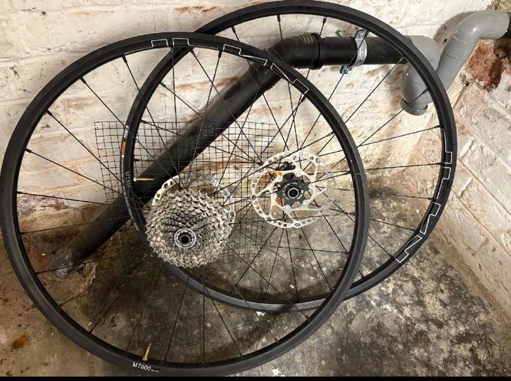 Shimano MT600 wielset — 29", Fietsen en Brommers, Fietsonderdelen, Gebruikt, Mountainbike, Wiel, Ophalen