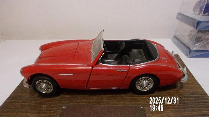 AUSTIN HEALEY 3000 MK2 1/18 ERTL sur PLAQUE BOIS CADEAU., Hobby en Vrije tijd, Modelauto's | 1:18, Gebruikt, Auto, ERTL, Ophalen of Verzenden