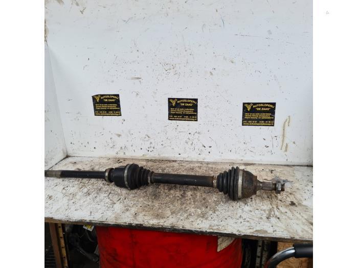 Aandrijfas rechts-voor van een Peugeot 208, Auto-onderdelen, Remmen en Aandrijving, Peugeot, Gebruikt, 3 maanden garantie, Ophalen of Verzenden