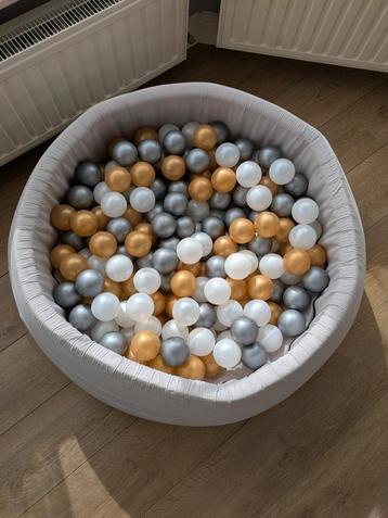 Ballenbad Kidsdouche  beschikbaar voor biedingen