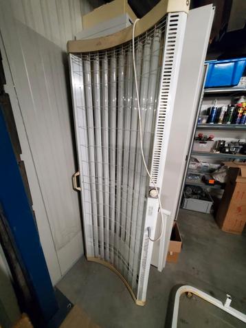 Zonnebank met rolbare voet (voor onder bed) beschikbaar voor biedingen