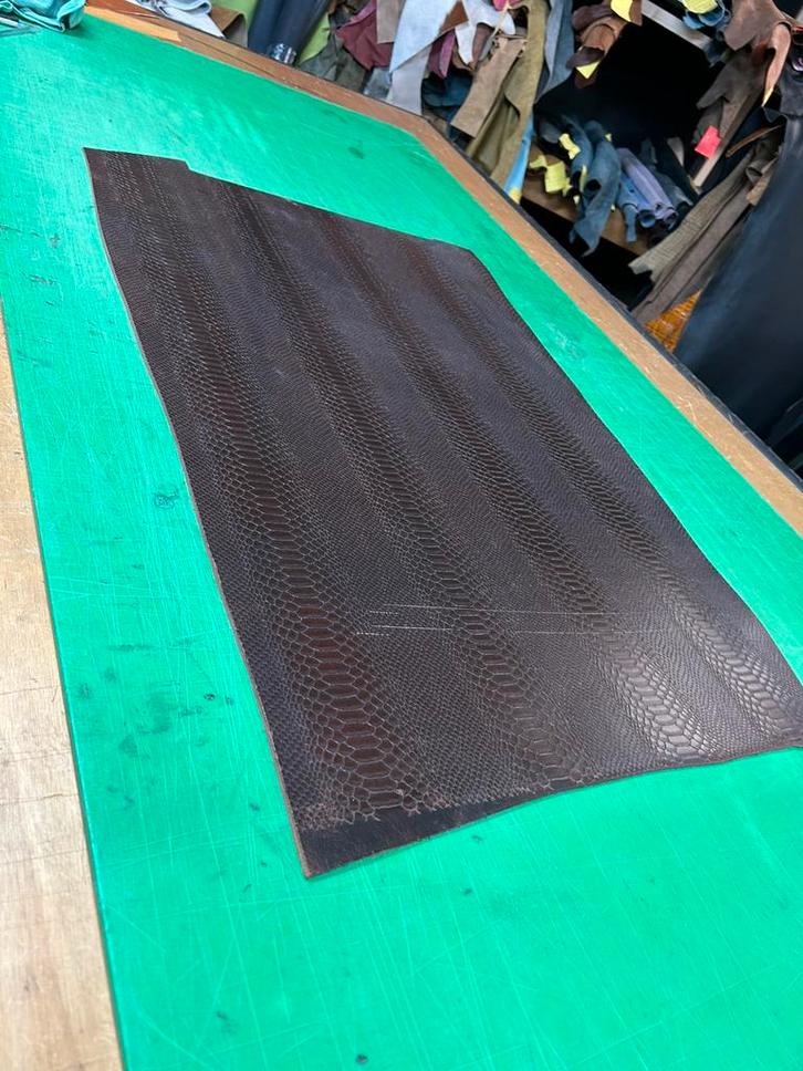 Cognac patina-vintage tuigleer 3-3,5 mm dik half soepel, Hobby en Vrije tijd, Stoffen en Lappen, Zo goed als nieuw, Bruin, Ophalen of Verzenden