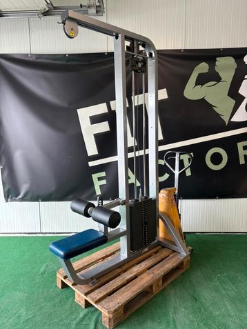Life Fitness lat pulldown beschikbaar voor biedingen