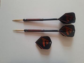 Dartspijlen Kim Huybrechts the hurricane inclusief case  beschikbaar voor biedingen