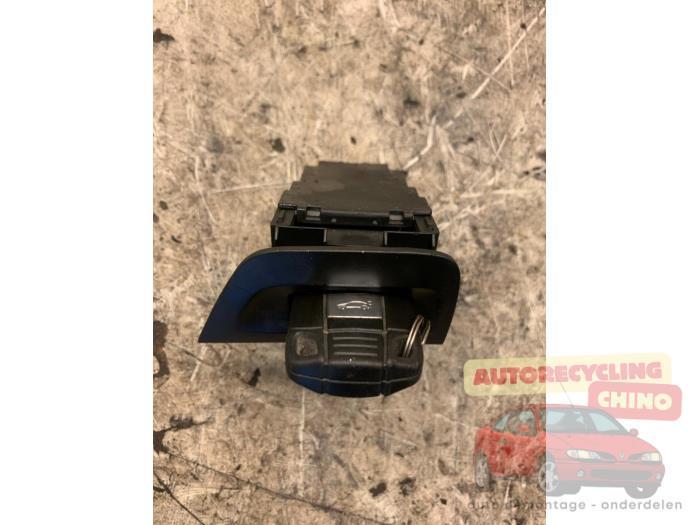 Kontaktslot + Sleutel van een BMW 1-Serie, Auto-onderdelen, Overige Auto-onderdelen, BMW, Gebruikt, 3 maanden garantie, Ophalen of Verzenden