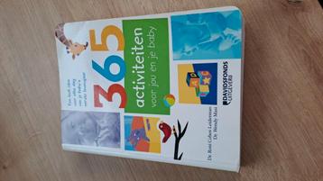 Boek 365 activiteiten voor jou en je baby beschikbaar voor biedingen