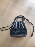 Delvaux Bucket bag, Handtassen en Accessoires, Ophalen, Gebruikt, Zwart, Handtas