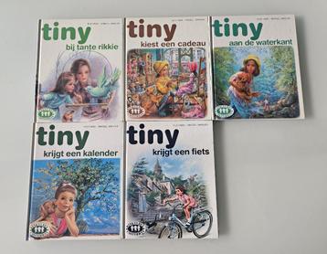 Tiny boeken  beschikbaar voor biedingen