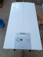 Doorstromer Vaillant op aardgas. 17l/min., Ophalen, Zo goed als nieuw, Aardgas, Geiser