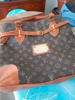 Sac Louis Vuitton faux  tres bon etat, Handtassen en Accessoires, Tassen | Reistassen en Weekendtassen, Ophalen, Gebruikt