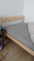 Bedframe en matras, grenen, 90x200cm, Zo goed als nieuw, Ophalen