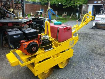 Rouleau compacteur 2 x billes moteur essence 16 CV neuf, Enlèvement