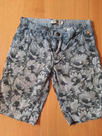 Bermuda Petrol taille 176 beschikbaar voor biedingen