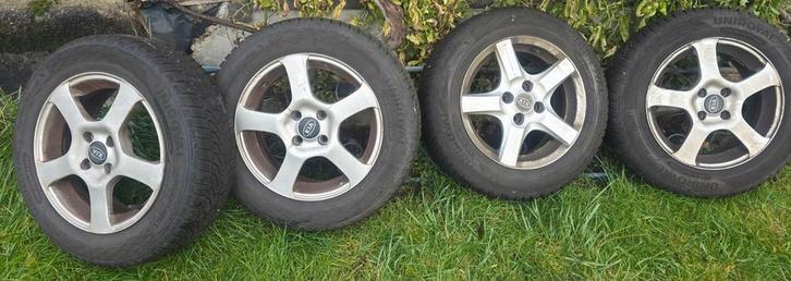 185 65 14 winterset Kia Rio Uniroyal, complete wielen, Auto-onderdelen, Banden en Velgen, Band(en), Winterbanden, 15 inch, 185 mm