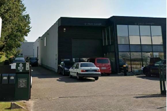 Verhuur magazijn 570m2 te Turnhout, Zakelijke goederen, Kantoor en Winkelinrichting | Magazijn, Stelling en Opslag, Ophalen